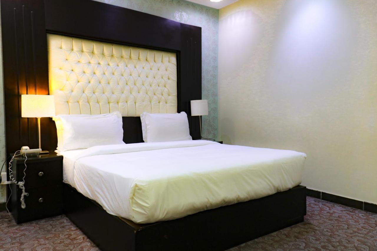 Diyafat Al Saada Serviced Apartments - Ishbillia Рияд Екстериор снимка